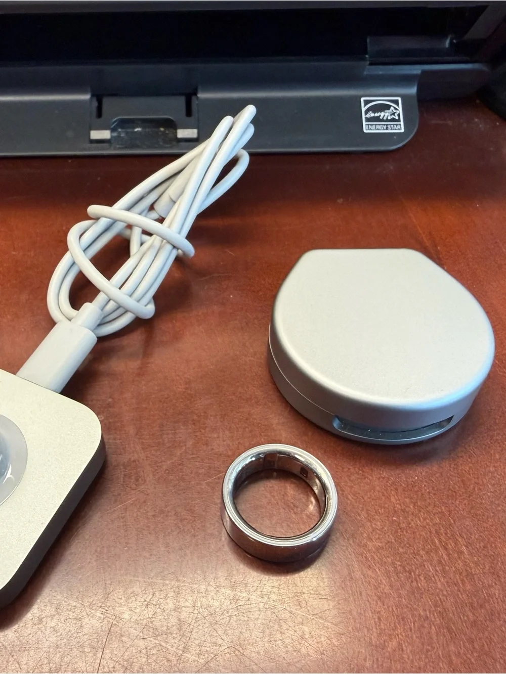 Oura Ring 4 Charger Dock  and portable charger in Gray